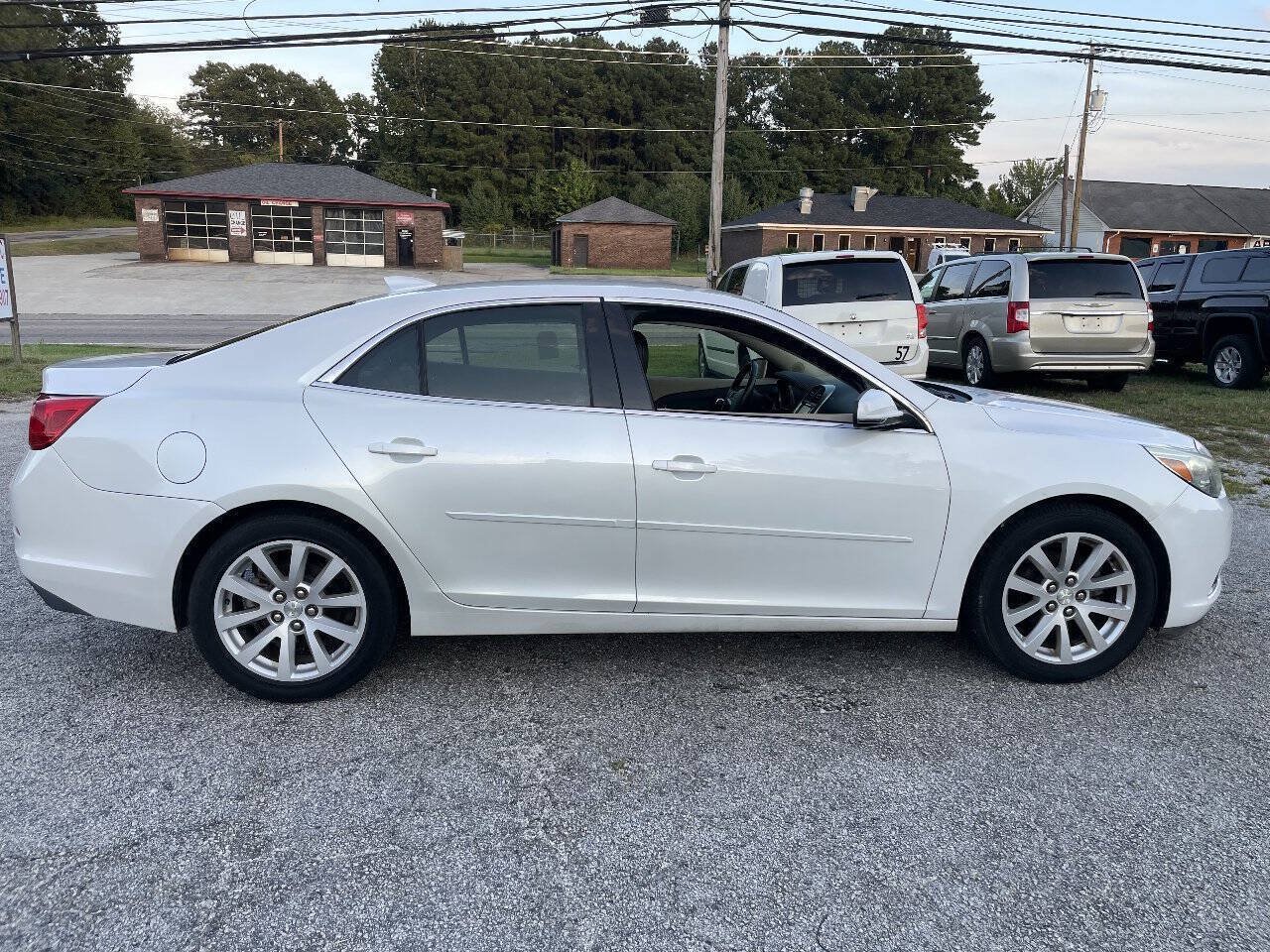 Used 2015 Chevrolet Malibu LT w/ Leather Package FWD image 8