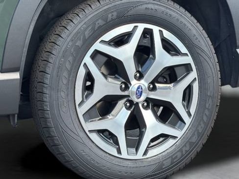 Used 2024 Subaru Forester Premium AWD/4WD image 29