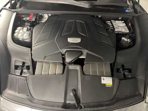 Used 2023 Porsche Cayenne image 65