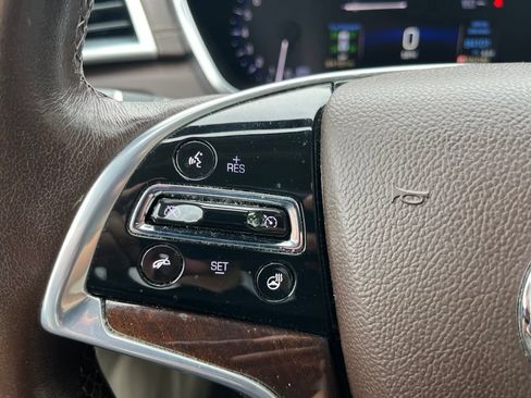 Used 2016 Cadillac SRX Luxury FWD image 16