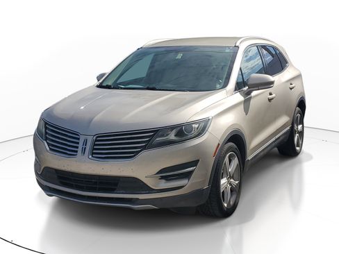 Used 2017 Lincoln MKC Premiere FWD image 3