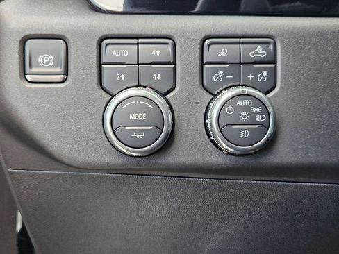 Used 2025 GMC Sierra 1500 Elevation w/ Elevation Premium Package AWD/4WD image 14