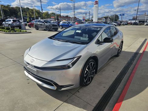 New 2026 Toyota Prius Plug-In Hybrid image 11