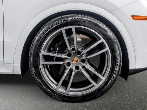 Used 2023 Porsche Cayenne Turbo w/ Premium Package Plus (PI3) AWD/4WD image 8