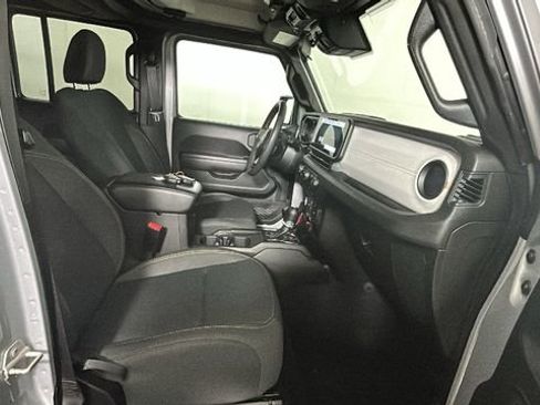 Used 2024 Jeep Wrangler Unlimited AWD/4WD image 30