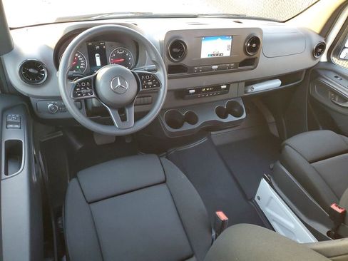 Used 2023 Mercedes-Benz Sprinter 2500 image 13