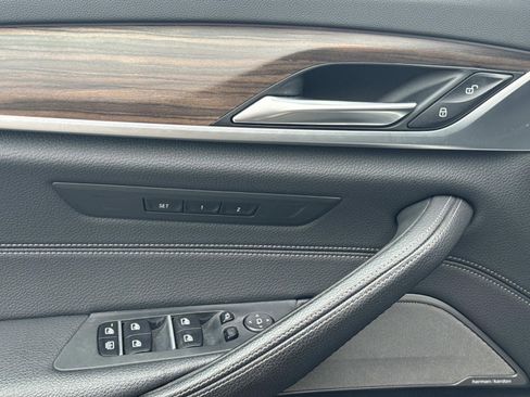 Used 2019 BMW 540i xDrive w/ M Sport Package AWD/4WD image 18