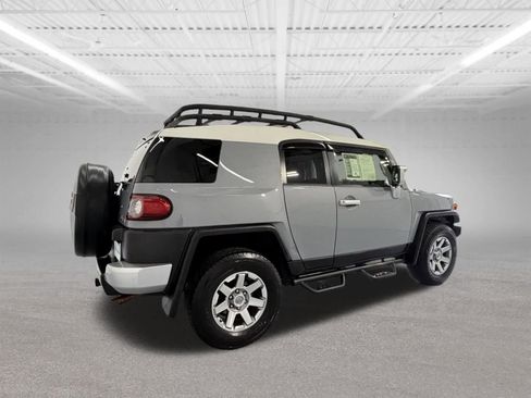 Used 2014 Toyota FJ Cruiser 4WD w/ Upgrade Package image 6