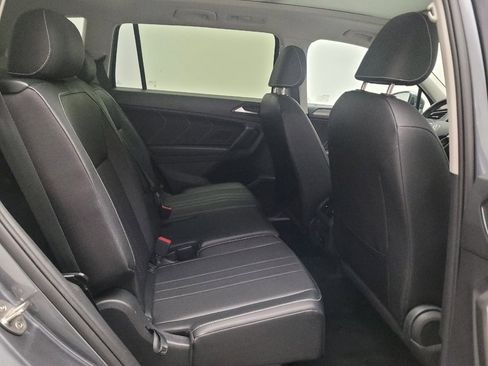Used 2023 Volkswagen Tiguan SE w/ Panoramic Sunroof Package FWD image 19