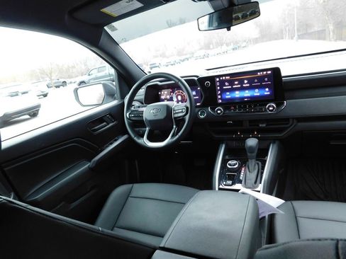 Certified 2025 Chevrolet Colorado Trail Boss image 3