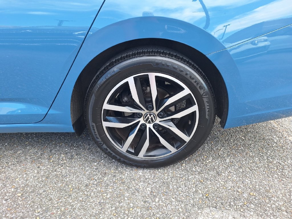 Used 2025 Volkswagen Jetta SE FWD image 20