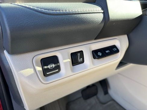 Used 2022 GMC Acadia Denali w/ Denali Technology Package image 23