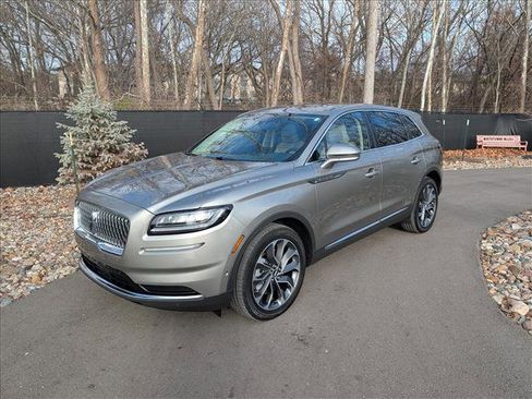 Used 2023 Lincoln Nautilus Reserve w/ Equipment Group 201A image 1