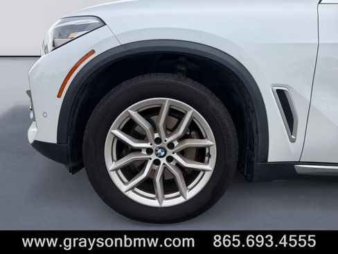 Used 2019 BMW X5 xDrive40i w/ Premium Package 2 AWD/4WD image 9