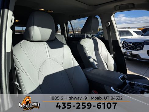 Used 2023 Toyota Highlander Limited image 30