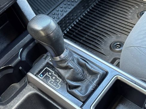 Used 2020 Toyota Tacoma SR5 RWD image 19