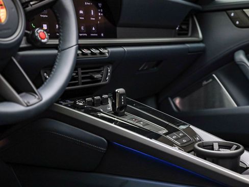 Used 2025 Porsche 911 Carrera image 20