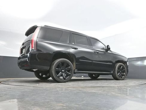 Used 2017 Cadillac Escalade Luxury AWD/4WD image 47