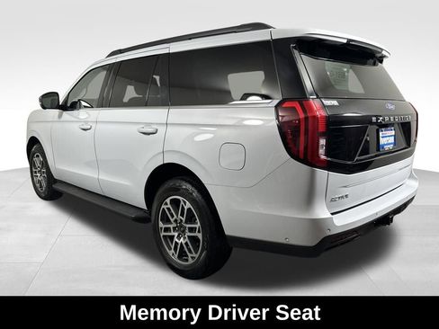 Used 2025 Ford Expedition Active image 9