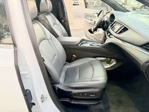 Used 2022 Buick Enclave Premium image 32