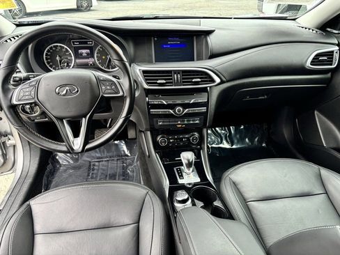 Used 2018 INFINITI QX30 Premium w/ Technology Package image 9