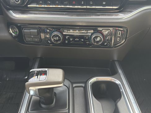 Used 2023 Chevrolet Silverado 1500 LTZ AWD/4WD image 27