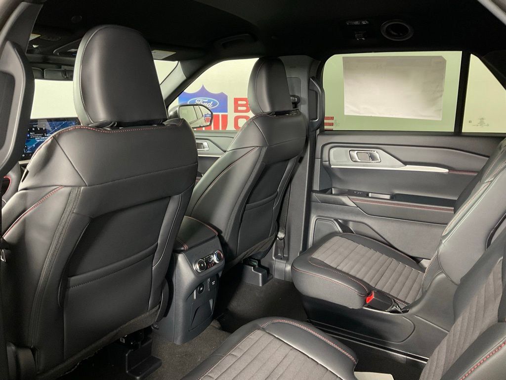 New 2026 Ford Explorer ST-Line w/ ST-Line Street Pack RWD image 15