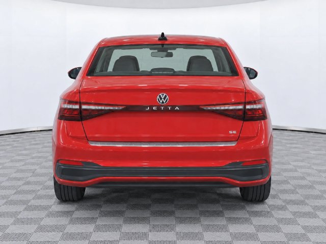 Used 2025 Volkswagen Jetta SE FWD image 8