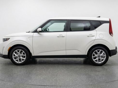Used 2025 Kia Soul LX w/ LX Technology Package image 5
