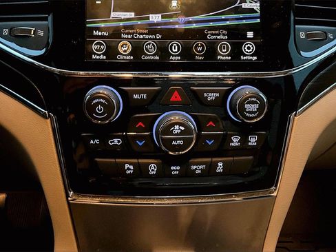 Certified 2021 Jeep Grand Cherokee Limited w/ Trailer Tow Group IV image 18