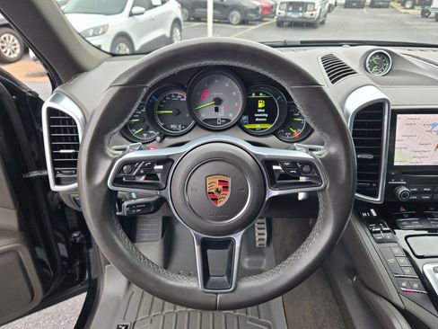 Used 2017 Porsche Cayenne S Platinum image 37