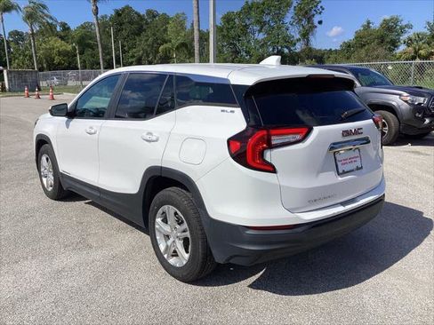 Used 2022 GMC Terrain SLE FWD image 8
