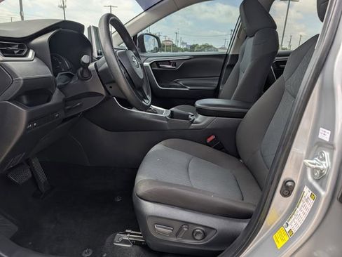 Used 2025 Toyota RAV4 XLE w/ Convenience Package FWD image 26