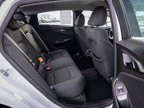 Used 2025 Chevrolet Malibu LT image 17