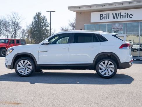 Certified 2023 Volkswagen Atlas Cross Sport SE w/ Panoramic Sunroof Package image 3