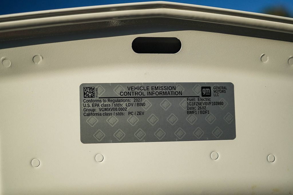 Used 2027 Chevrolet Bolt RS FWD image 26