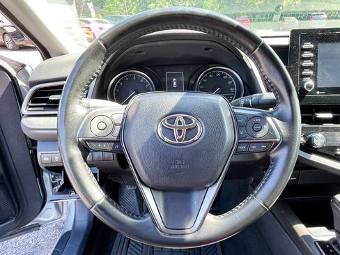 Used 2023 Toyota Camry SE FWD image 11