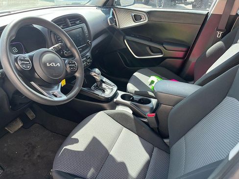 Used 2024 Kia Soul LX w/ Option Group 015 FWD image 14