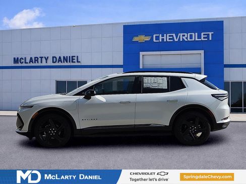 Used 2025 Chevrolet Equinox EV RS w/ Convenience Package II image 3