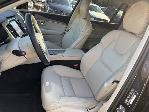 Certified 2023 Volvo XC90 B6 Plus w/ Protection Package Premier image 16