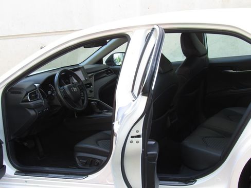 Used 2024 Toyota Camry SE FWD image 13