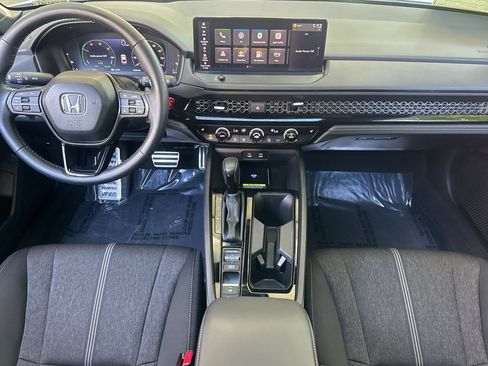 Used 2025 Honda Accord Sport image 15