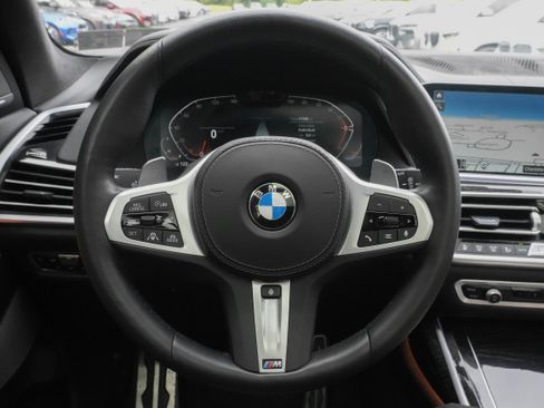 Used 2022 BMW X7 xDrive40i w/ M Sport Package AWD/4WD image 17