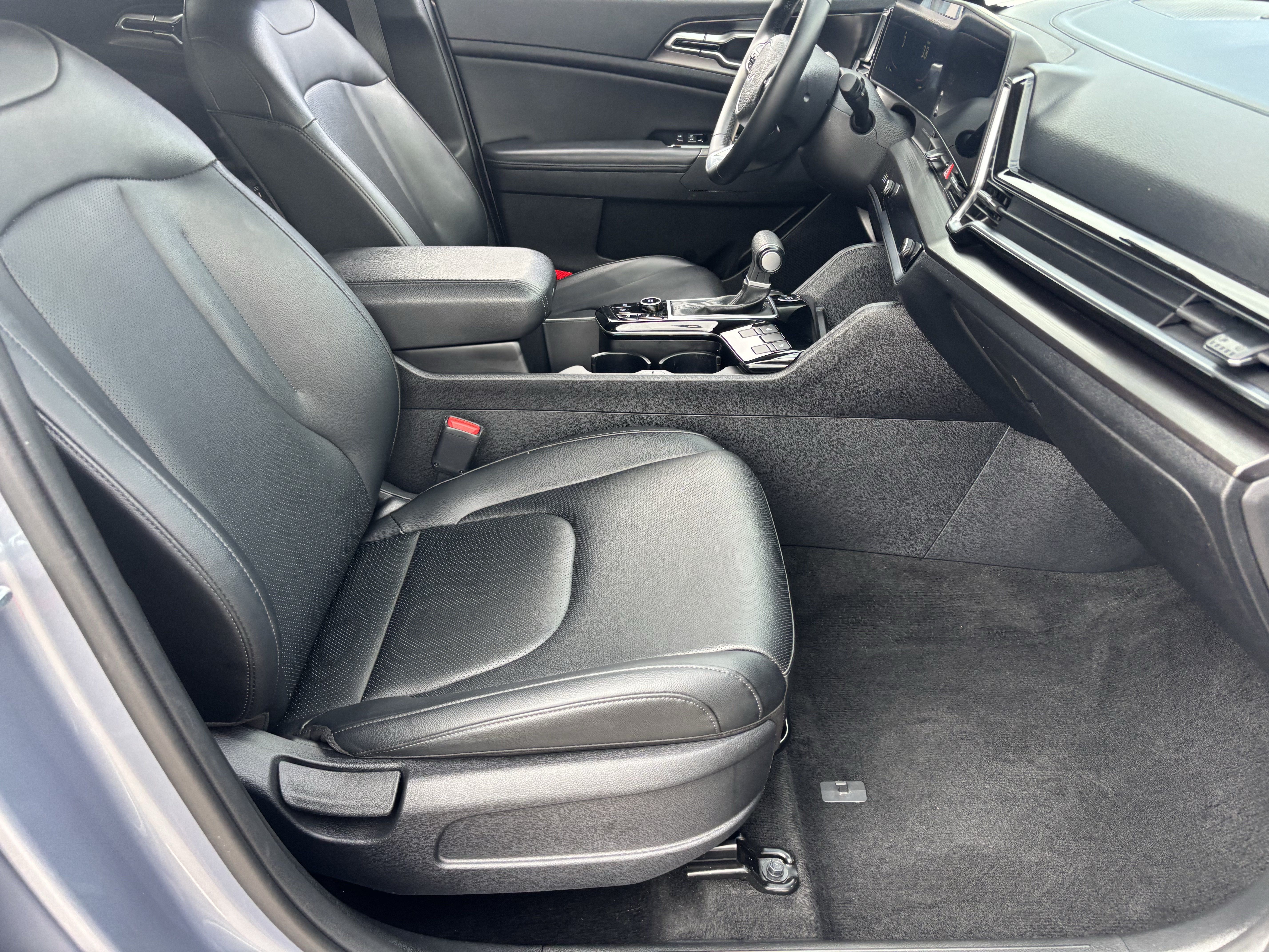 Certified 2024 Kia Sportage EX FWD image 9
