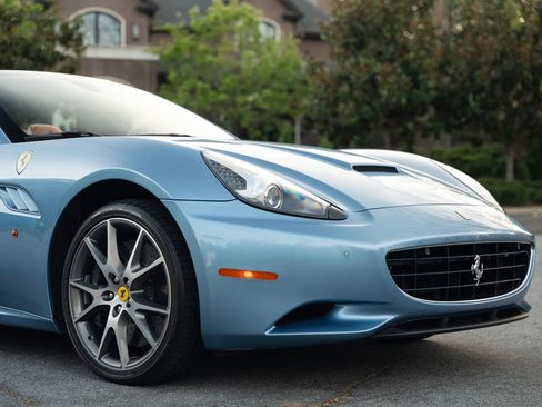 Used 2010 Ferrari California image 95