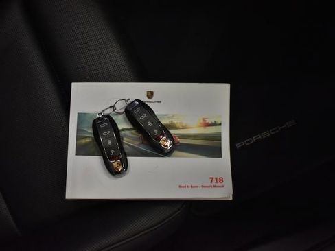 Used 2018 Porsche 718 Boxster GTS image 6