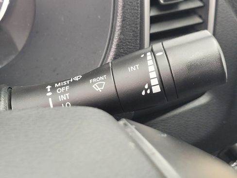 Used 2023 Nissan Frontier SV image 26