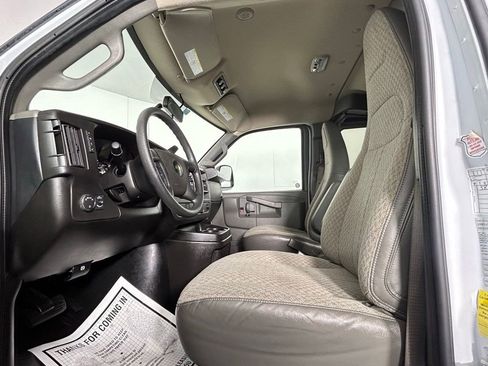 Used 2023 Chevrolet Express 3500 LS image 27