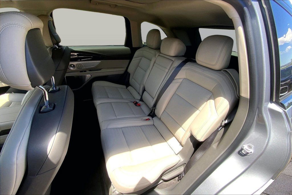 Used 2025 Lincoln Nautilus Reserve AWD/4WD image 18