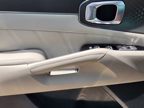 Certified 2023 Kia Sorento SX FWD image 24
